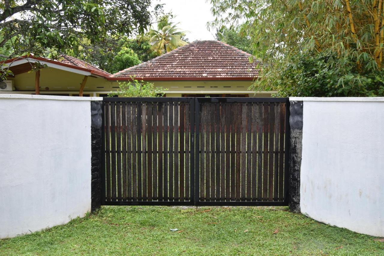 Villa Polhena Matara Esterno foto